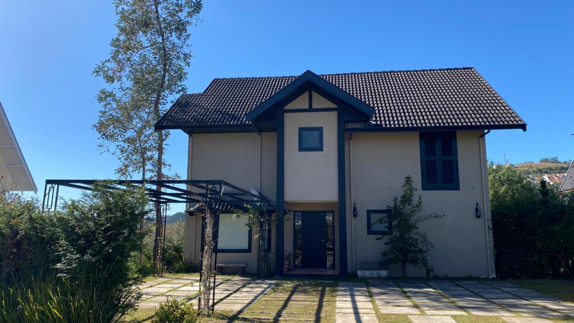 HOSTYN Paradise House in the Mountains, High Standard Condominium surrounded by Nature.