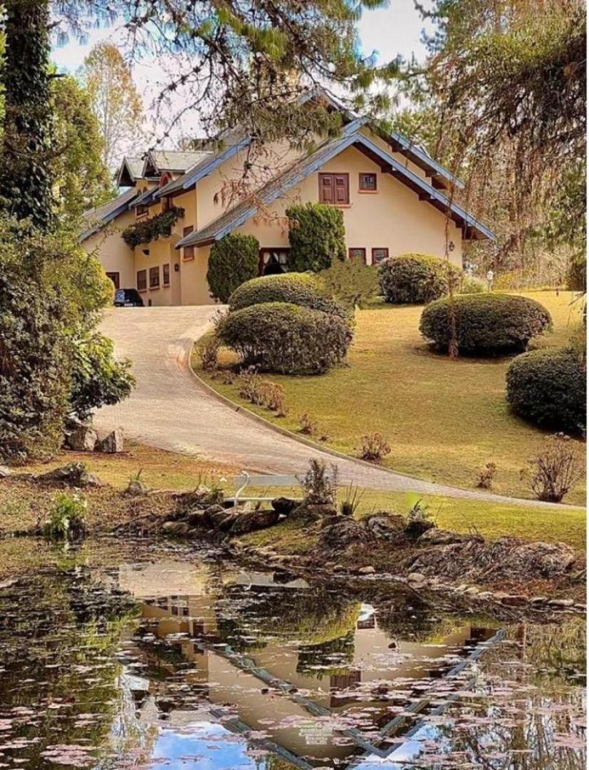 Cozy Swiss-Style Mansion in Campos do Jordão